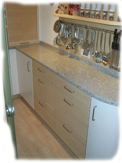 Kueche als Sonderanfertigung aus massivem Ahorn