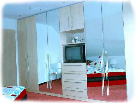 Einbauschrank mi canad.  Ahorn