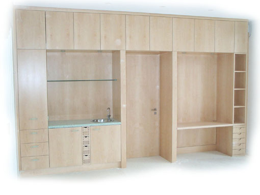 Schrankwand mit Innentuer in Euro Ahorn