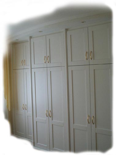 Kleiderschrank