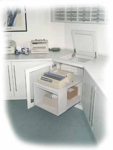 Schallabsorbierender Druckerschrank